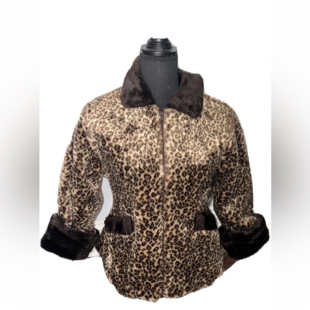 8 for $25 🎱 Faux Fur Girls  Leopard Print Casual Time Lined Winter Coat Size 7